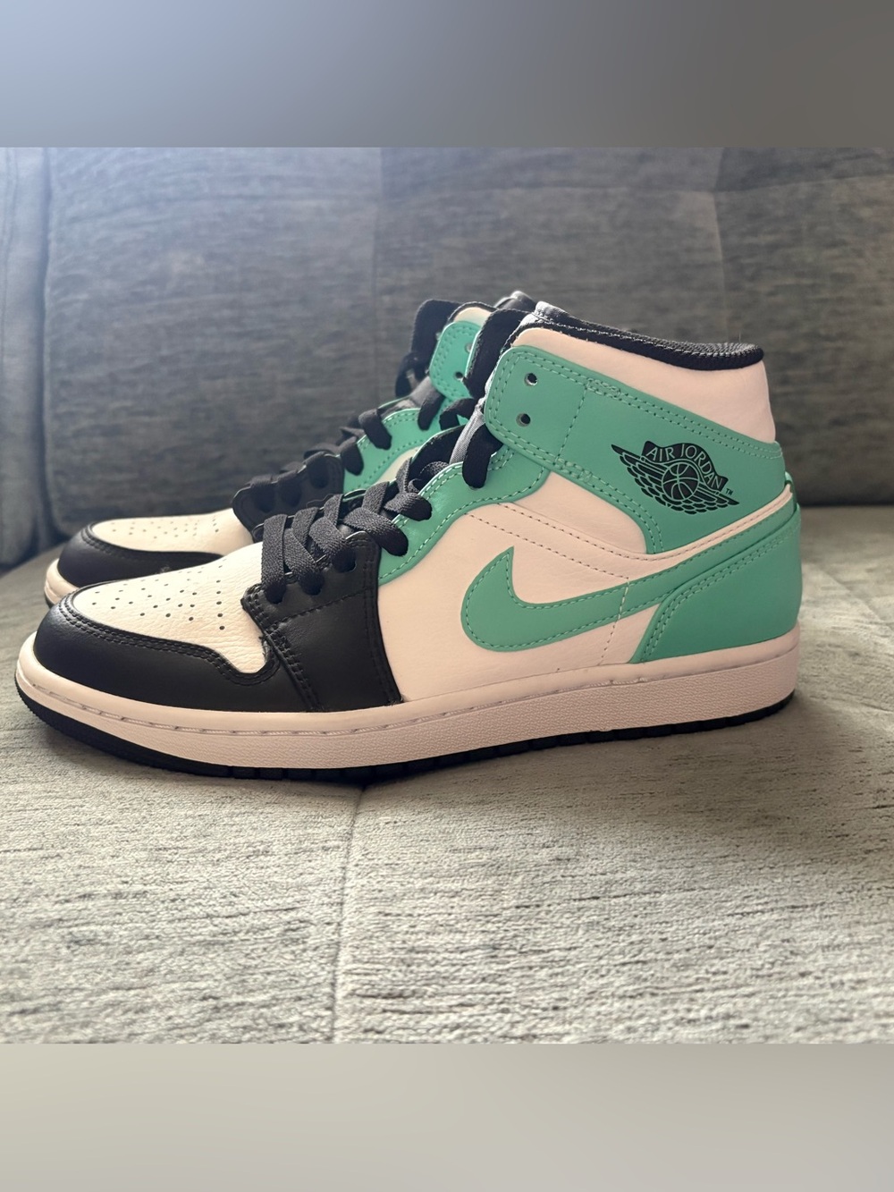 Like NEW Air Jordan 1 Mid Tropical Twist Igloo Men’s Sneakers